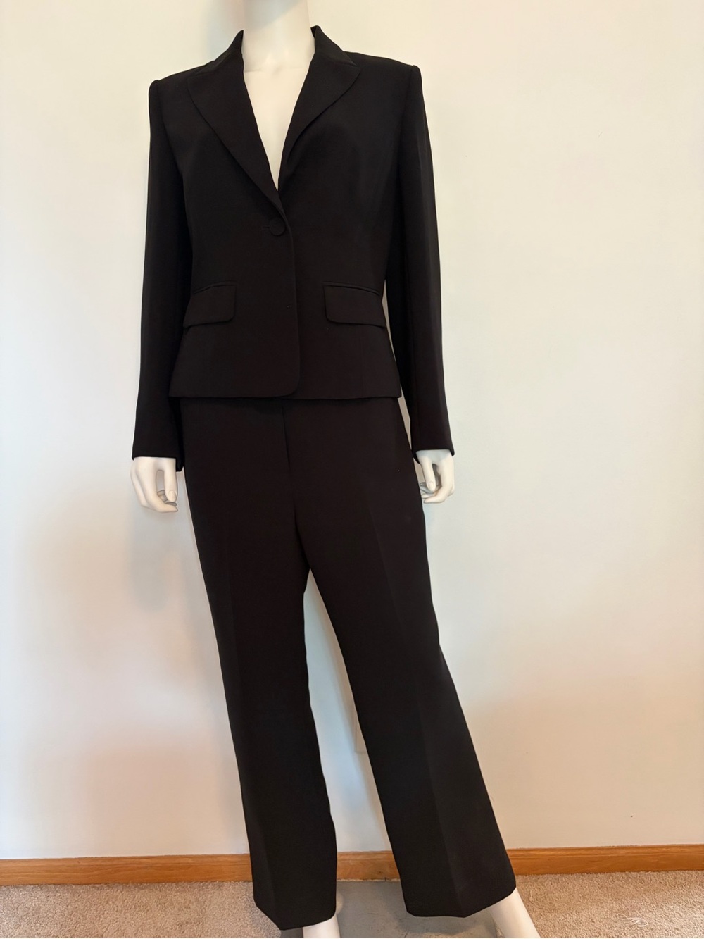 Jones Wear Black Classic Womens Pantsuit